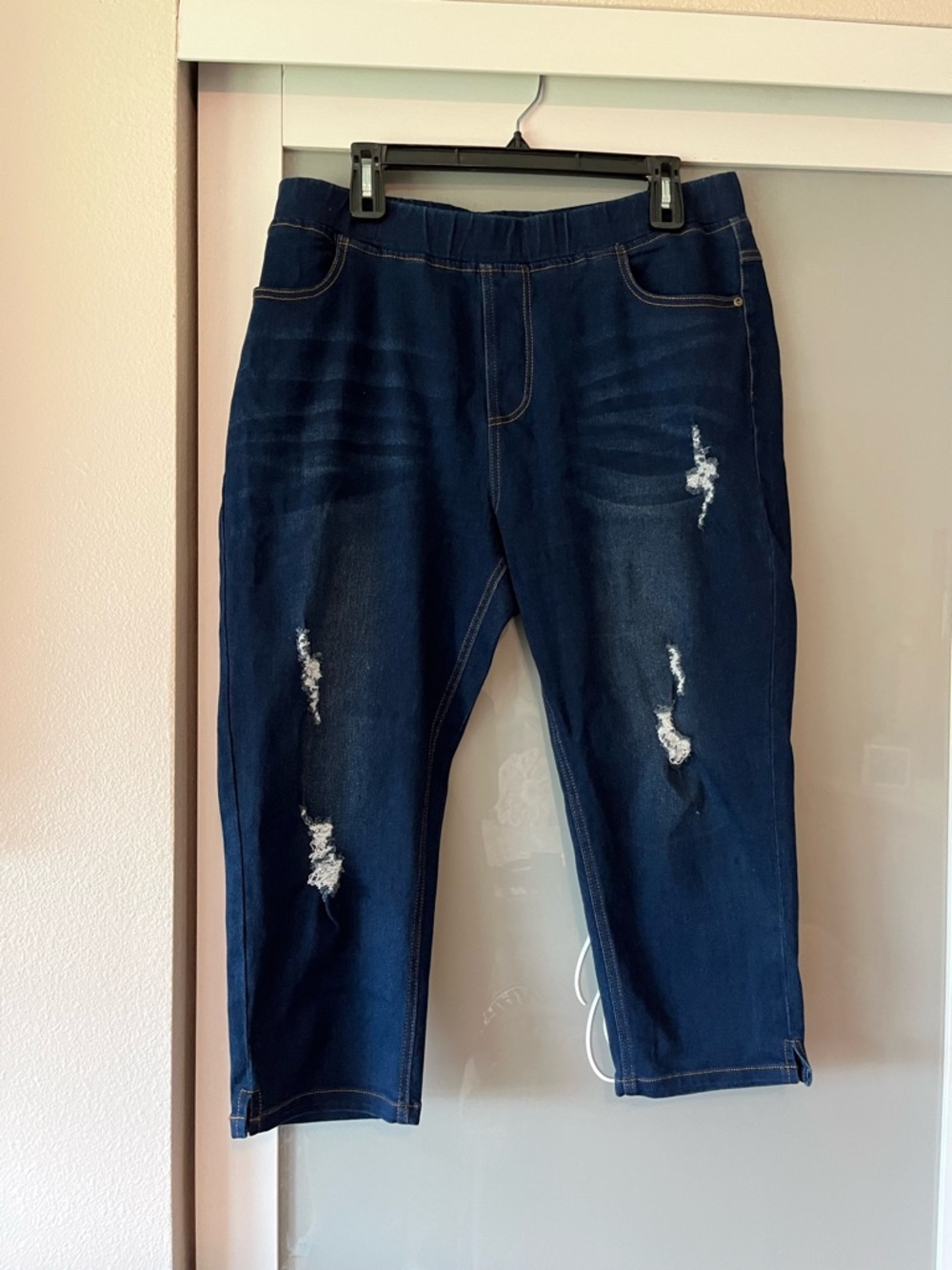 Women’s  Dark Blue Distressed Jeans 114